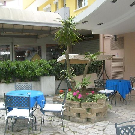 Hotel Bel Air Rivazzurra Di Rimini Екстер'єр фото